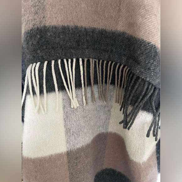 Zara Fringe Shacket - Picture 4 of 5